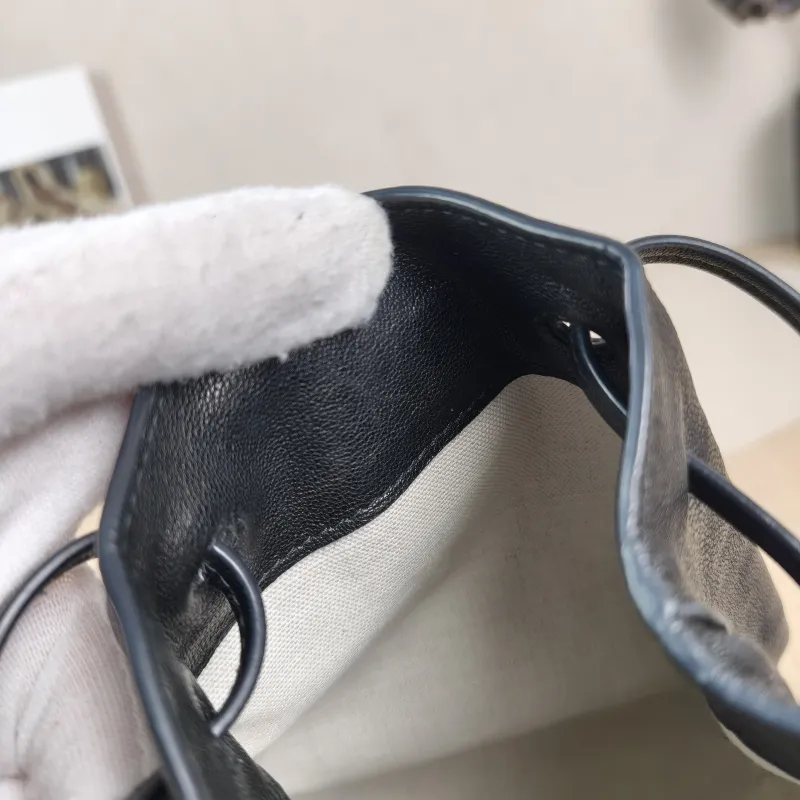 Miumiu Crossbody Bag logo Black Lambskin One Size 14 × 6 × 17 cm — detail view 7 of 11