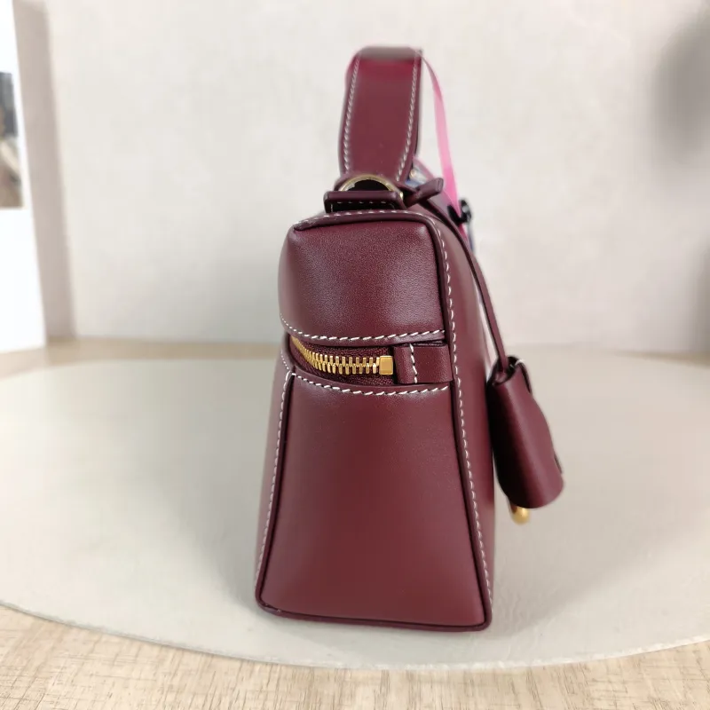 Loro Piana Crossbody Bag Extra Bag L23 Burgundy Calfskin One Size 23 × 7 × 12 cm — detail view 6 of 10
