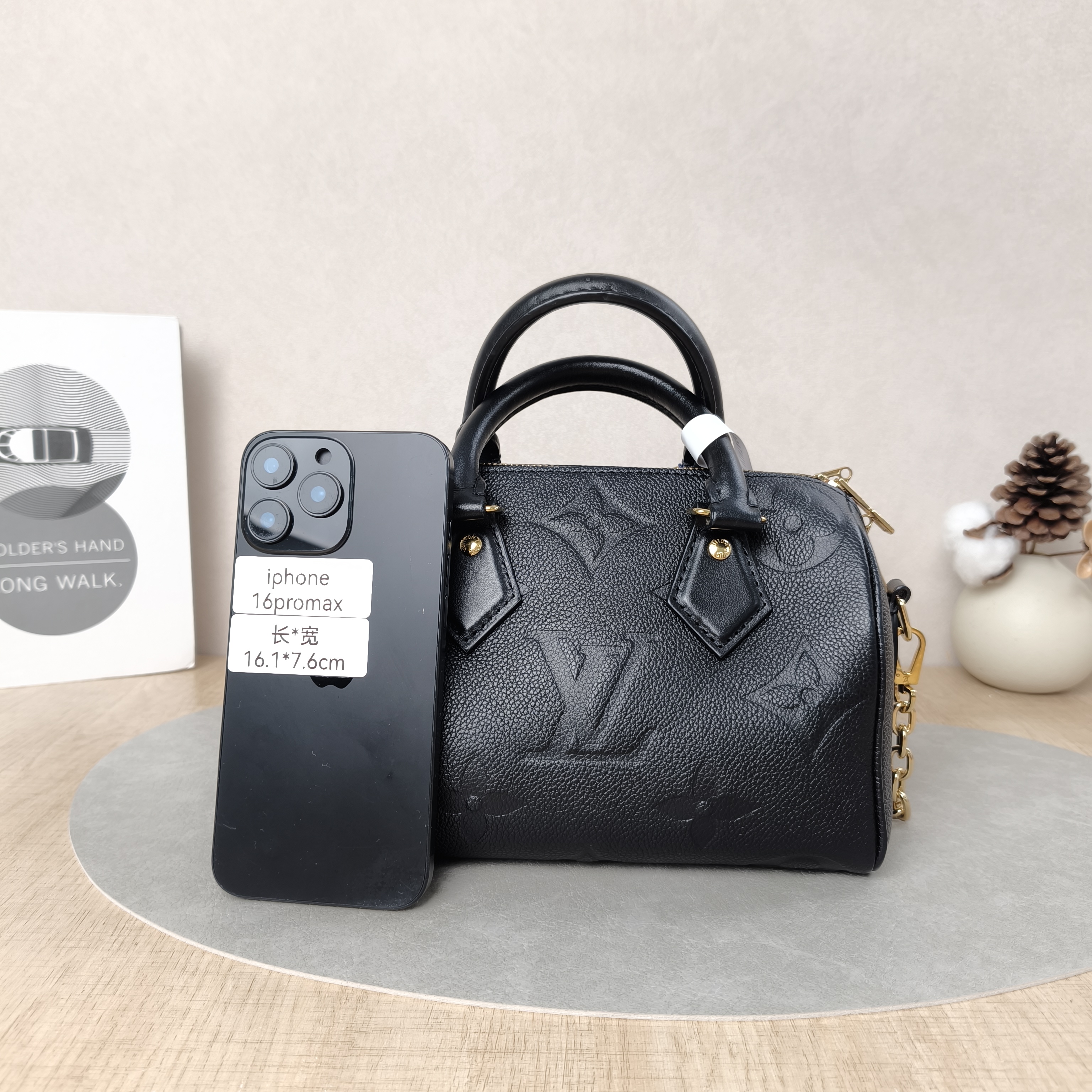 Louis Vuitton Crossbody Bag Speedy20Black Calfskin Small20.5 × 12 × 13.5 cm — cover view 2 of 6