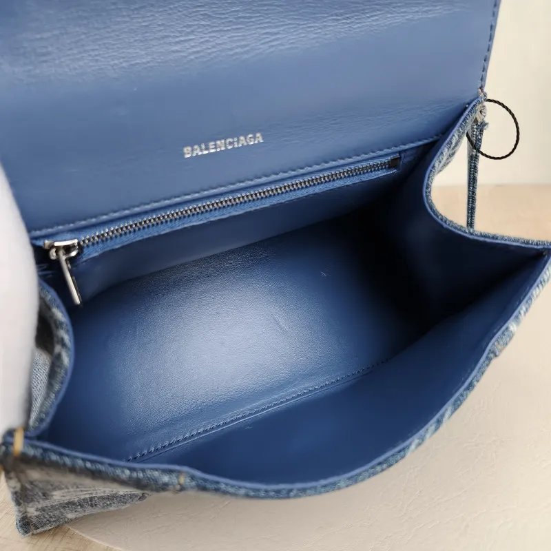 BALENCIAGA Crossbody Bag Hourglass Hourglass Bag Blue Small23 × 10 × 14 cm — detail view 9 of 15