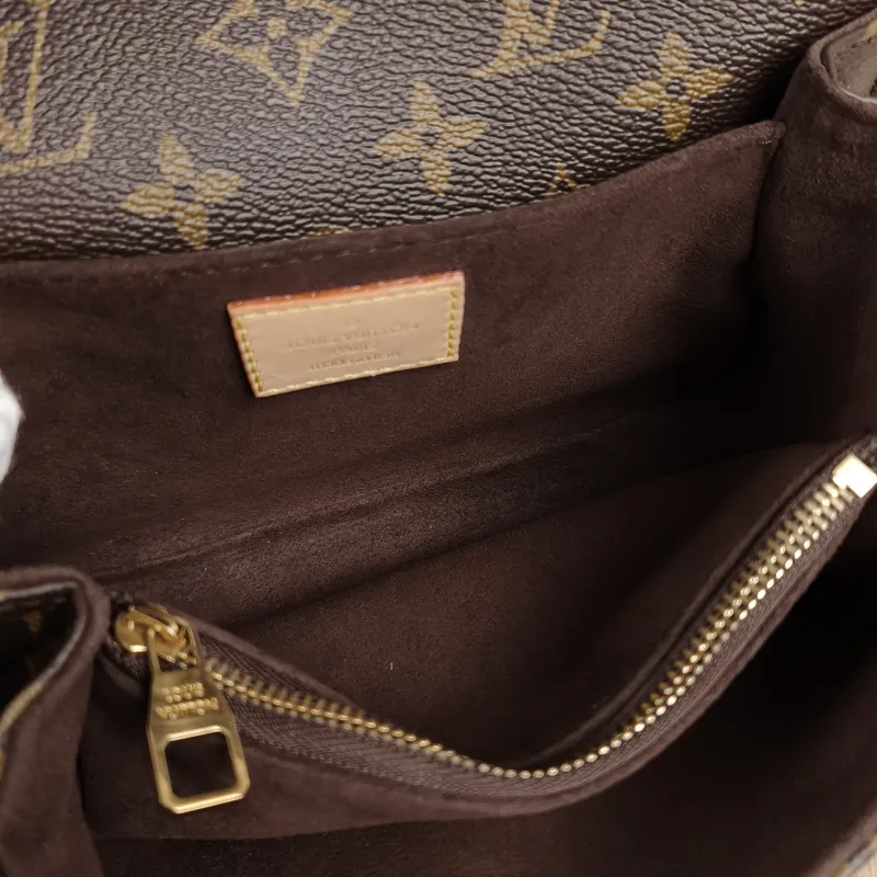 Louis Vuitton Crossbody Bag Pochette Métis East West Monogram PVC Small21.5 × 6 × 13.5 cm — detail view 8 of 13