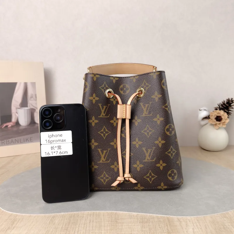 Louis Vuitton Crossbody Bag NÉONOÉ Bucket Bag BB Monogram PVC BB 20 × 13 × 20 cm — cover view 4 of 6