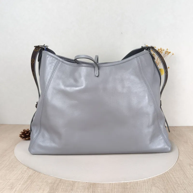 Louis Vuitton Crossbody Bag Carryall Vibe Grey SL ambskin Medium39 × 15 × 30 cm — cover view 3 of 5