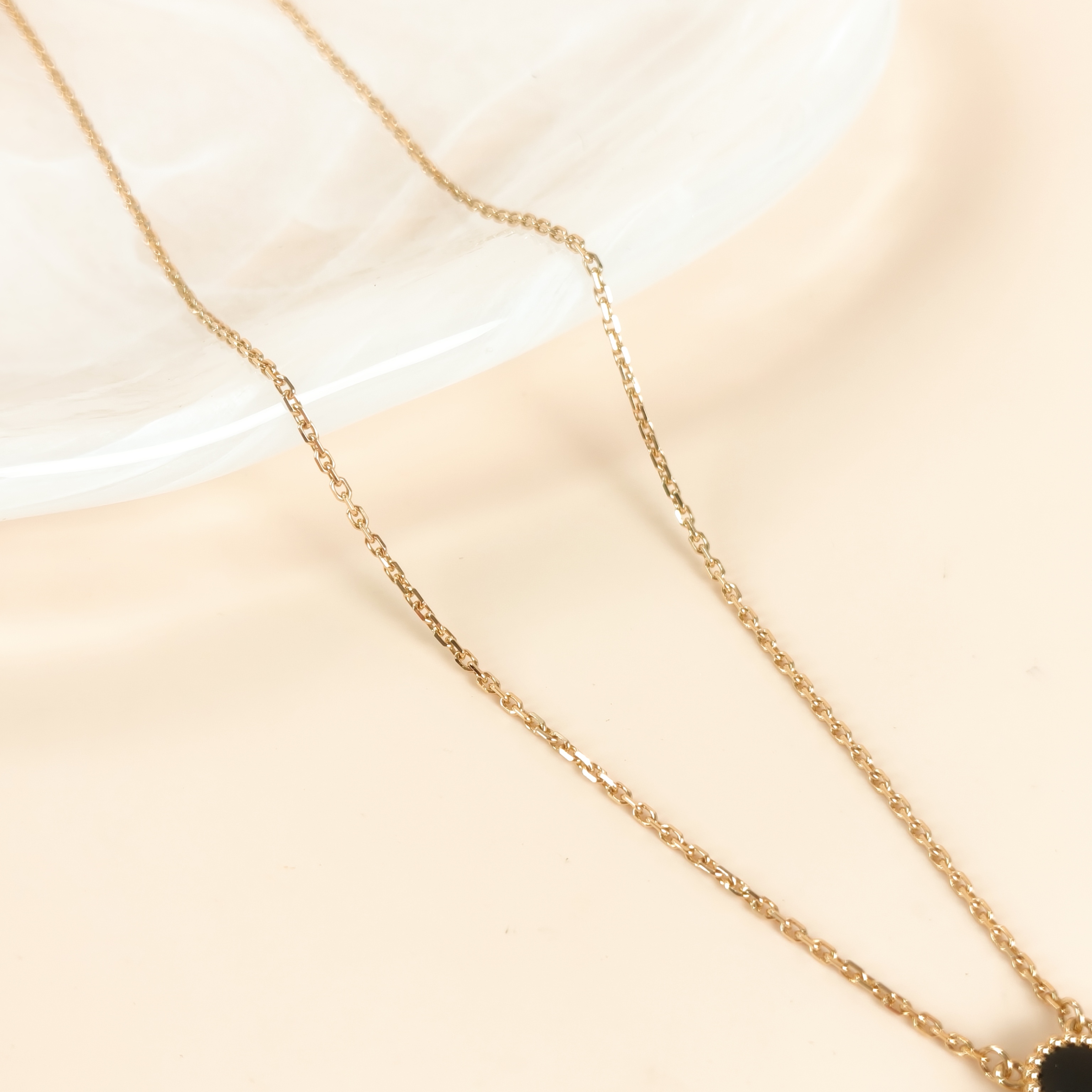 Van Cleef & Arpels Necklace Alhambra Alhambra Collection Necklace 18KY ellow Gold Vintage Small42cm — cover view 4 of 10
