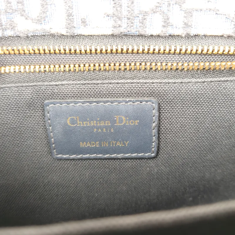 DIOR Crossbody Bag30Montaigne 30 Edition Canvas Medium24 × 8 × 17 cm — detail view 6 of 12