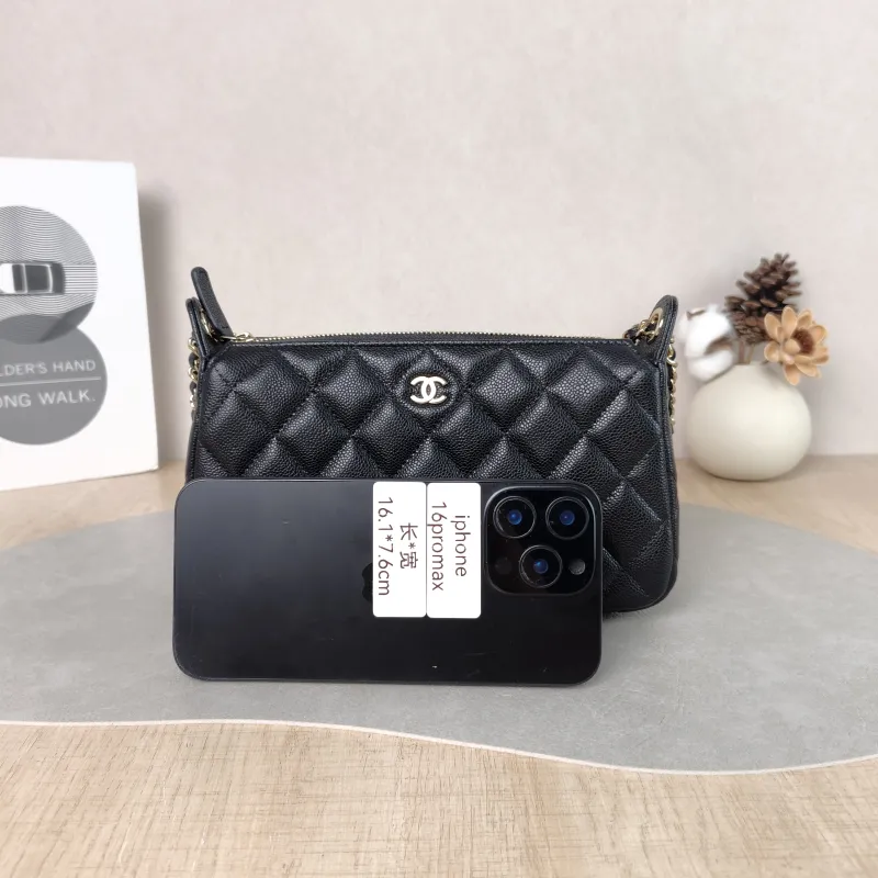 Chanel Crossbody Bag Black Grained Calfskin 21 × 5.5 × 12 cm — cover view 3 of 6