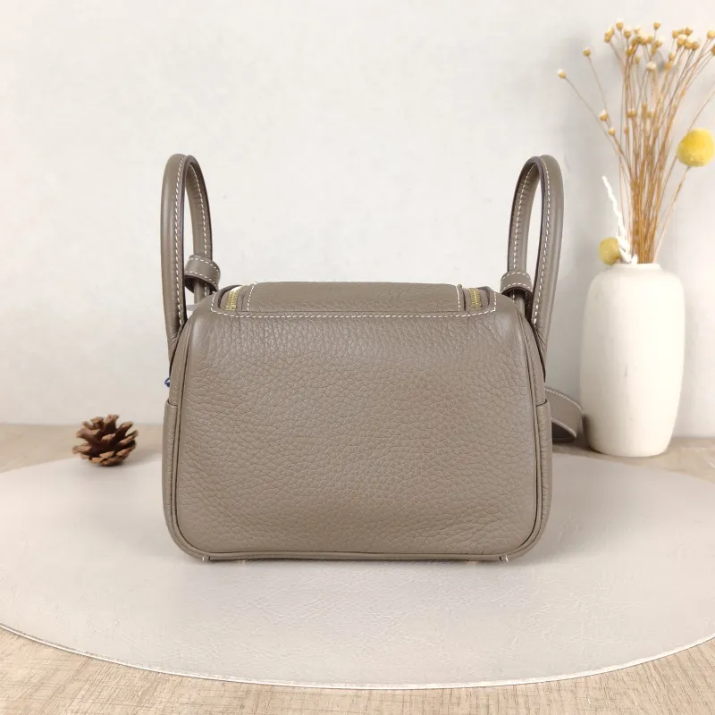 Hermès Crossbody Bag Lindy Mini 1918 TC Calfskinmini19 × 9.5 × 13 cm — cover view 4 of 6