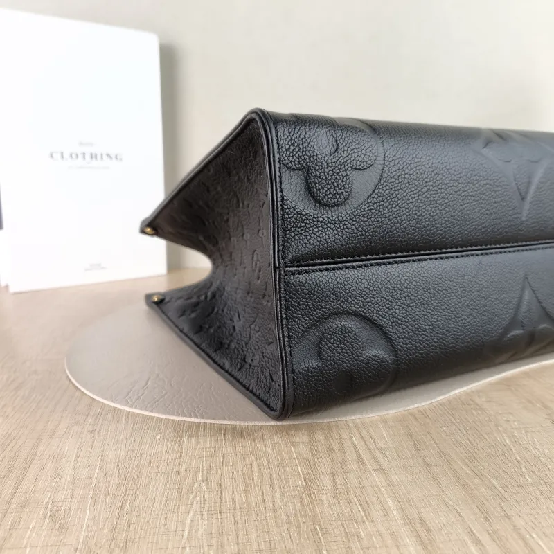 Louis Vuitton Shoulder Bag Onthego Medium Black Monogram Empreinte Embossed Calfskin Medium 35 × 14 × 27 cm — detail view 5 of 10