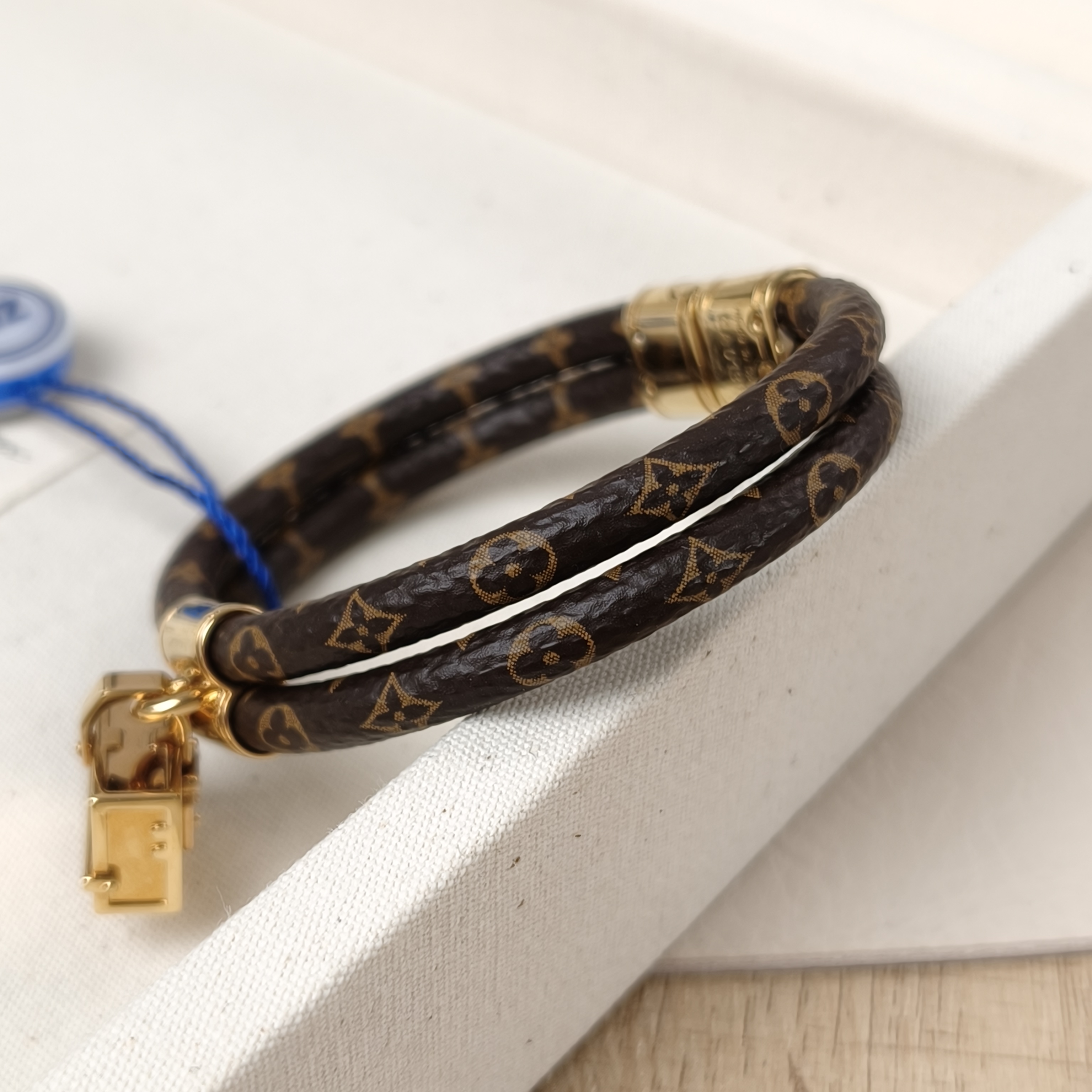 Louis Vuitton Bangle Bangle Monogram One Size18cm — cover view 8 of 11