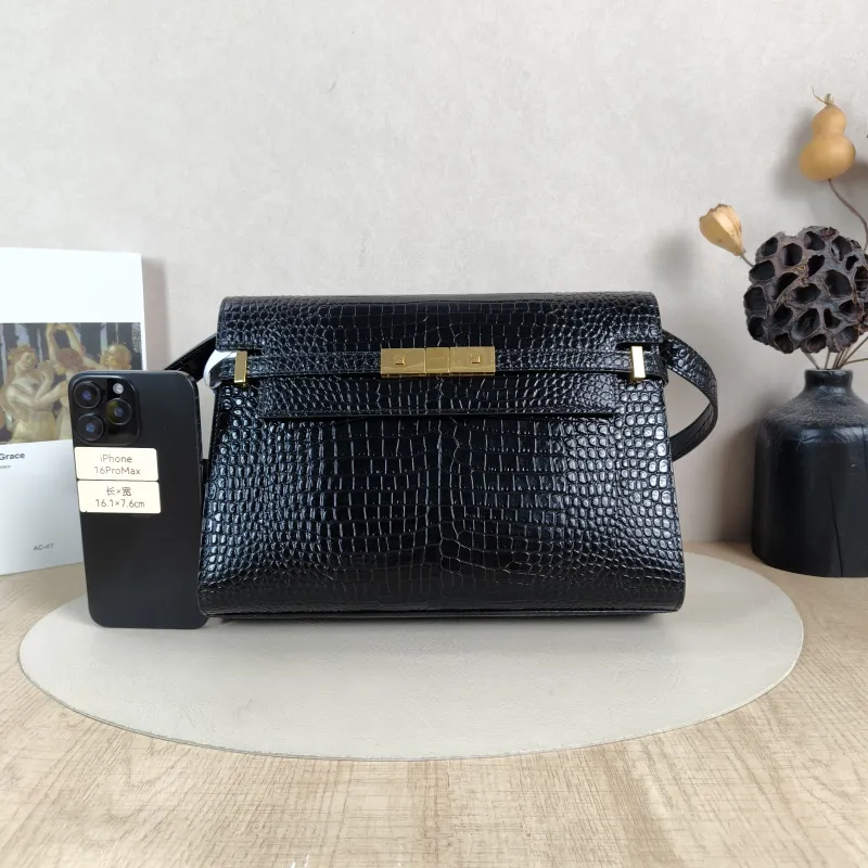 SAINT LAURENT Shoulder Bag MANHATTAN Black Calfskin Medium29 × 7.5 × 20 cm — cover view 4 of 6