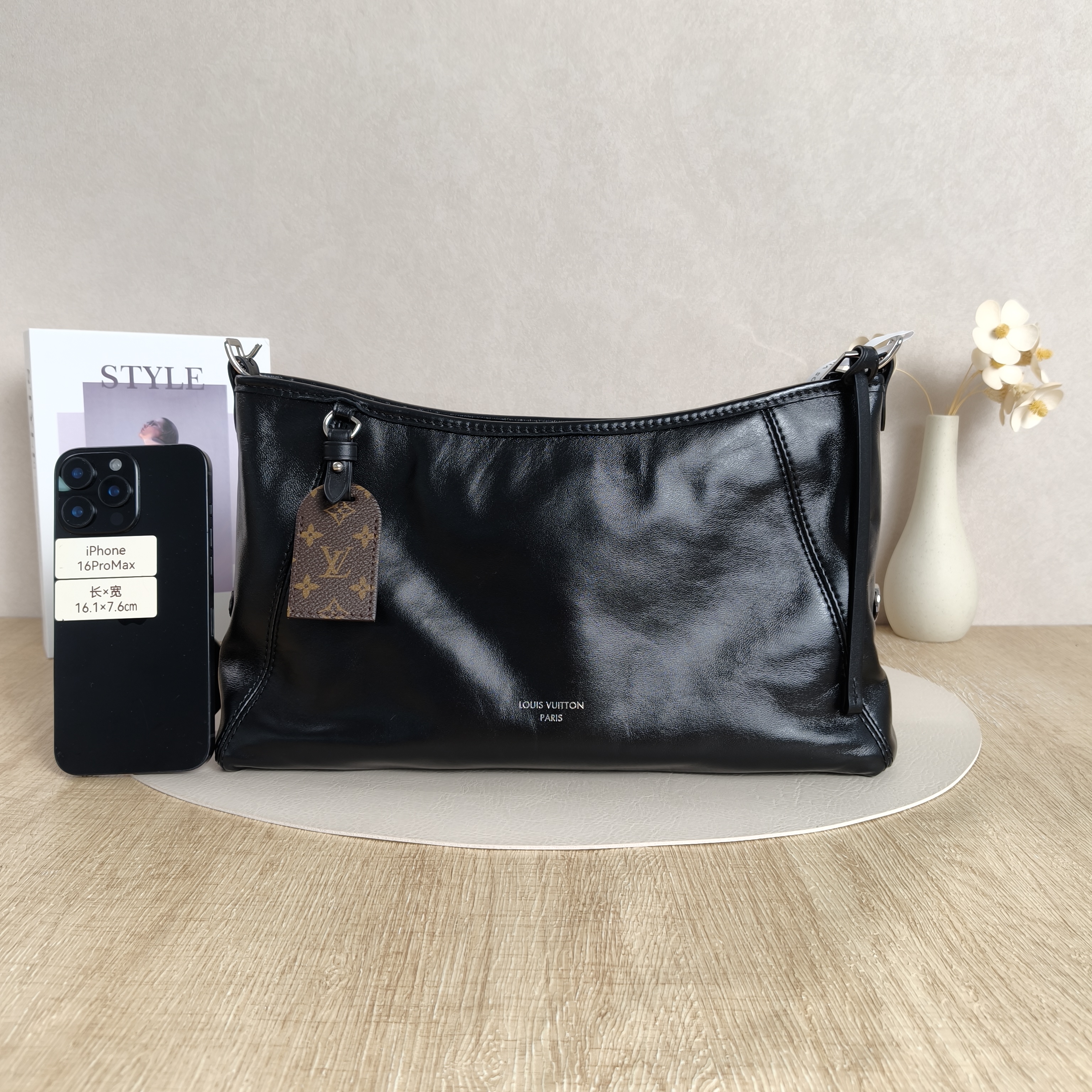 Louis Vuitton Shoulder Bag Carryall East West Black Lambskin36 × 10 × 19 cm — cover view 4 of 12