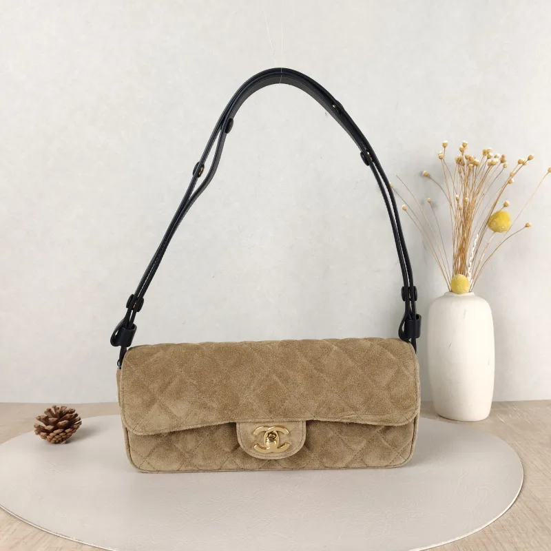 Chanel Shoulder Bag26b Baguette Bag · Black Suede One Size25 × 4.5 × 10 cm