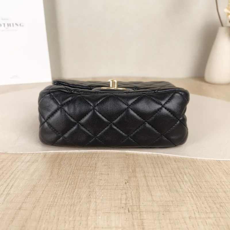Chanel Crossbody Bag Black Lambskin One Size17 × 8 × 13.5 cm — cover view 5 of 5