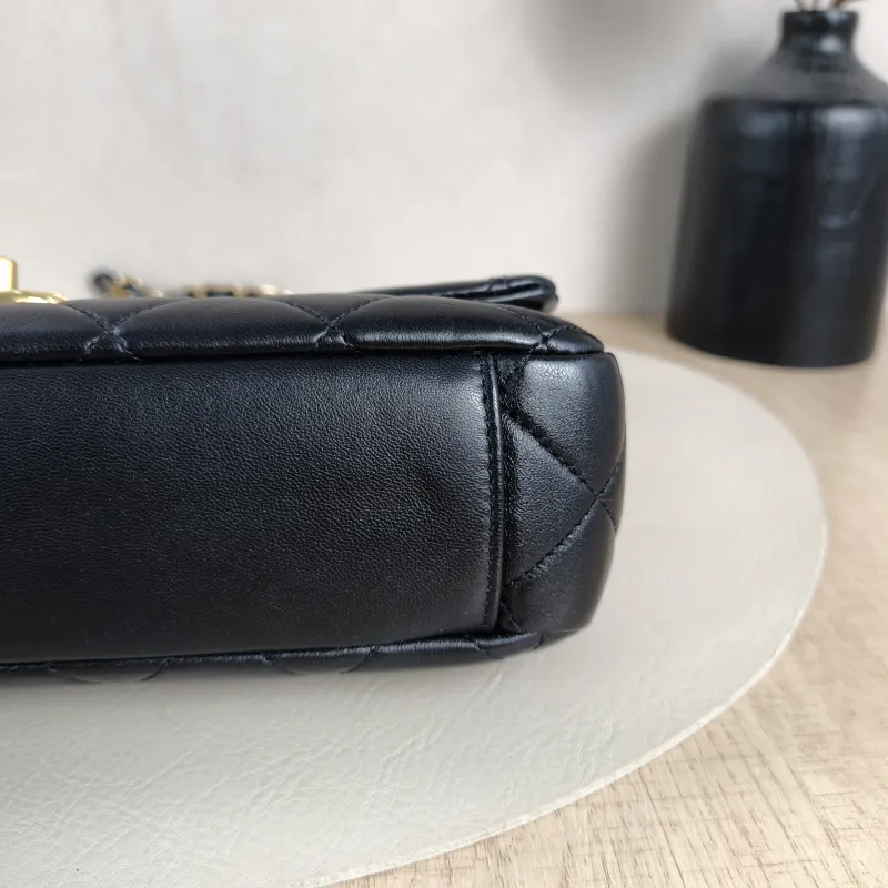 Chanel Crossbody Bag Black Lambskin Medium27 × 6 × 14 cm — detail view 7 of 14