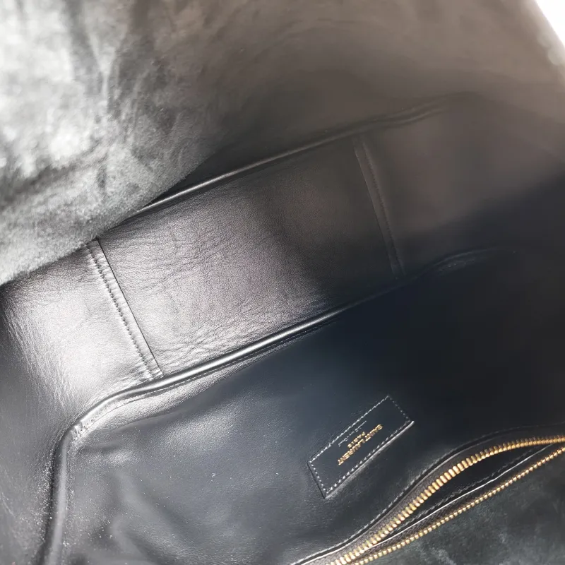 SAINT LAURENT Shoulder Bag LE 5 À 7 Hobo Black Calfskin Large 30 × 13 × 31 cm — detail view 7 of 10