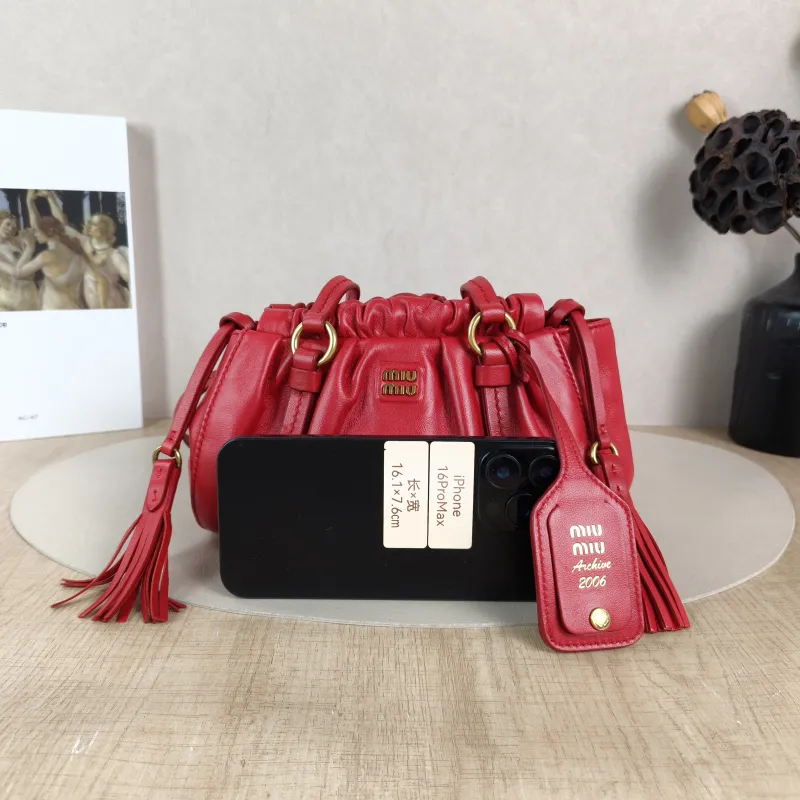 Miumiu Shoulder Bag Joie Shoulder Bag Red Lambskin 22 × 7 × 12 cm — cover view 2 of 5