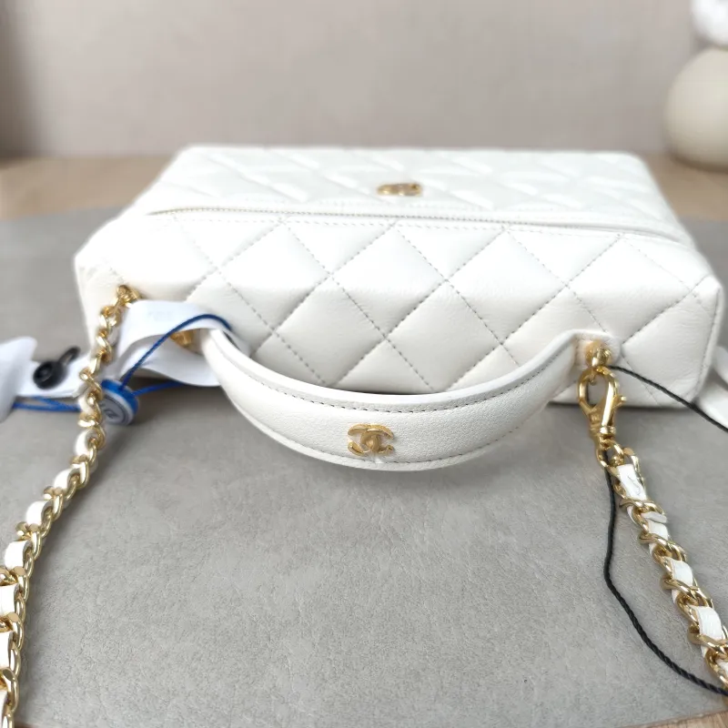 Chanel Top Handle Bag lp White Gold Grained Calfskin One Size 19.5 × 5 × 17 cm — detail view 11 of 14