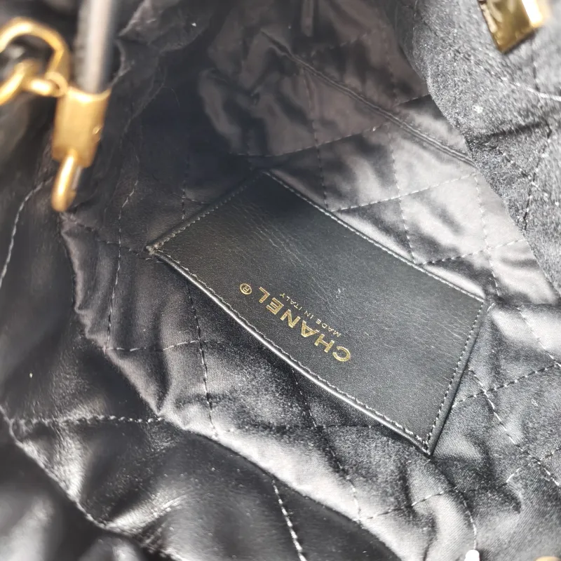 Chanel Shoulder Bag 22Bag Black CC alfskin Mini 20 × 6 × 19 cm — detail view 5 of 13