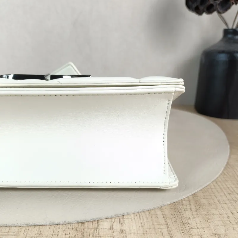 DIOR Crossbody Bag30Montaigne White Lambskin One Size25 × 8 × 15 cm — detail view 9 of 13