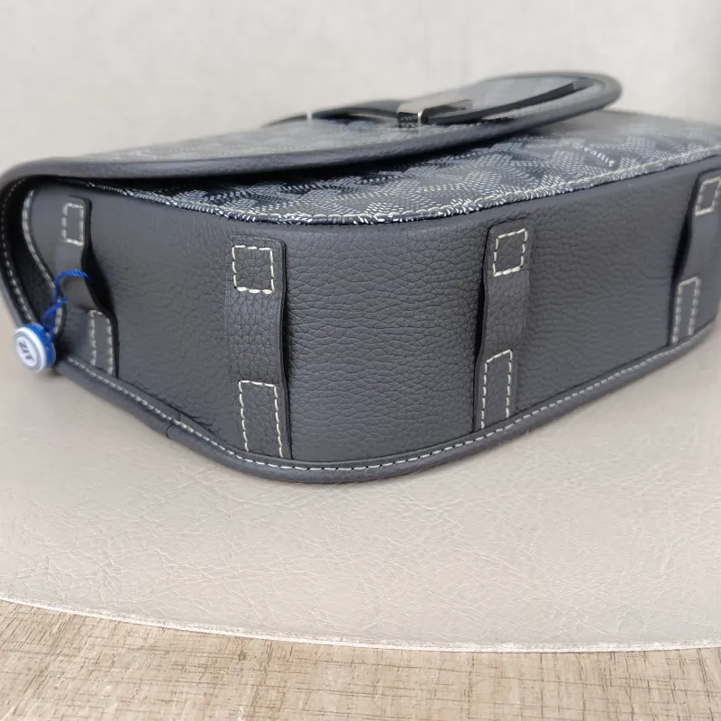 GOYARD Crossbody Bag BELVEDERE Messenger Bag Grey PVC Small 22 × 7 × 16 cm — detail view 3 of 11