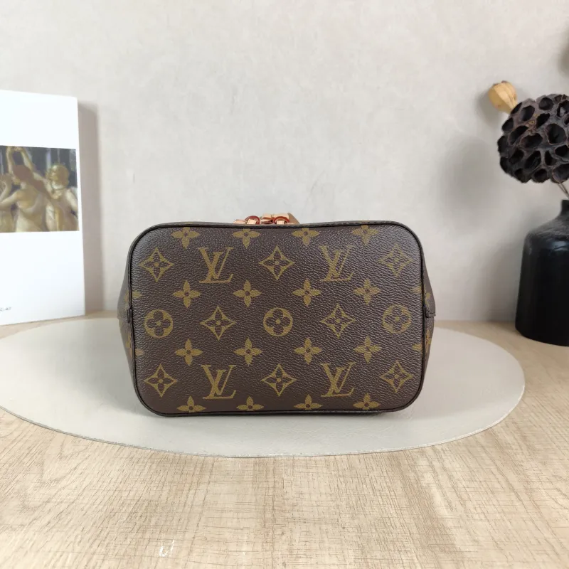 Louis Vuitton Crossbody Bag NÉONOÉ Bucket Bag BB Monogram PVC BB 20 × 13 × 20 cm — cover view 2 of 5