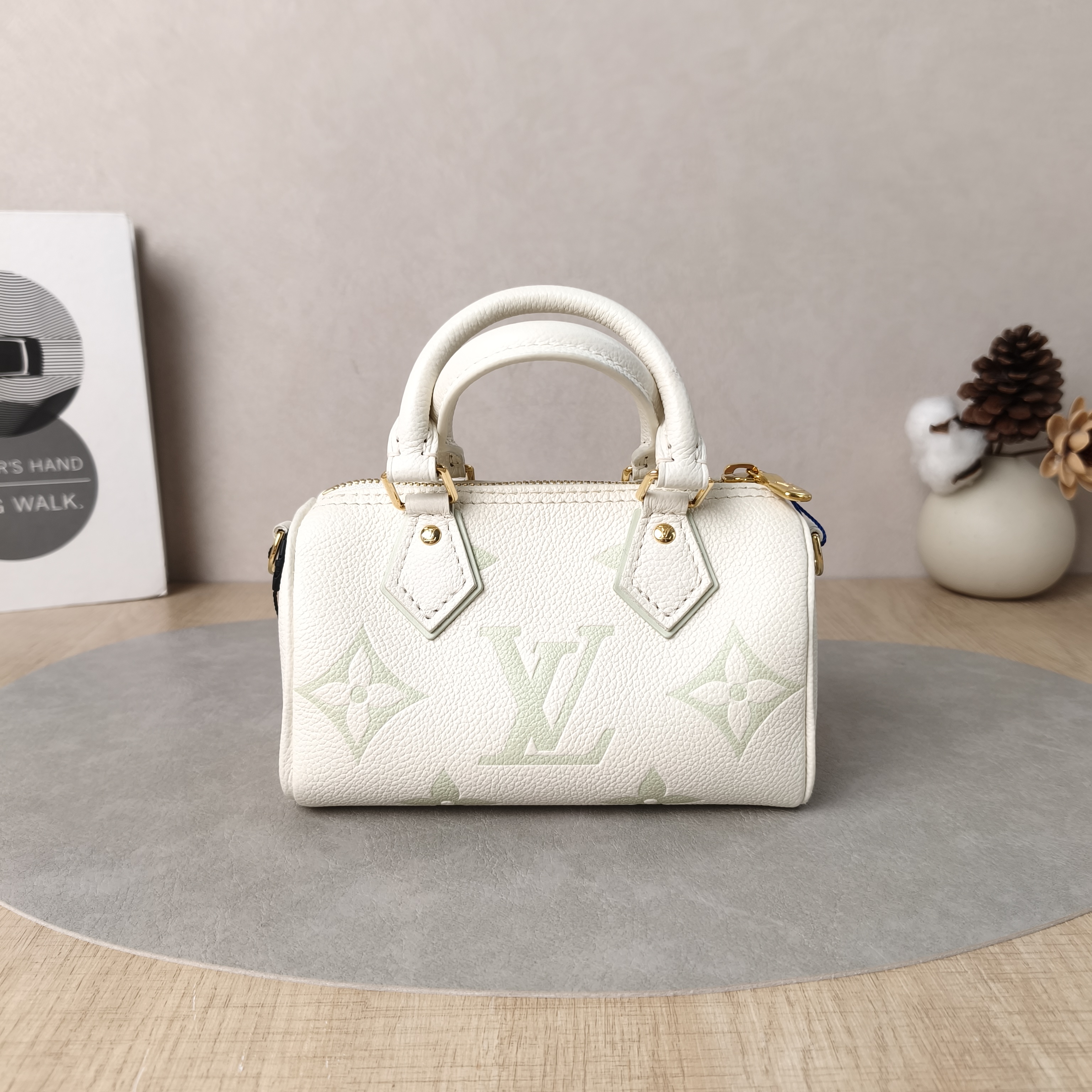 Louis Vuitton Crossbody Bag Speedy Nano White · Green Empreinte Embossed Calfskin Monogramnano16 × 7.5 × 10 cm