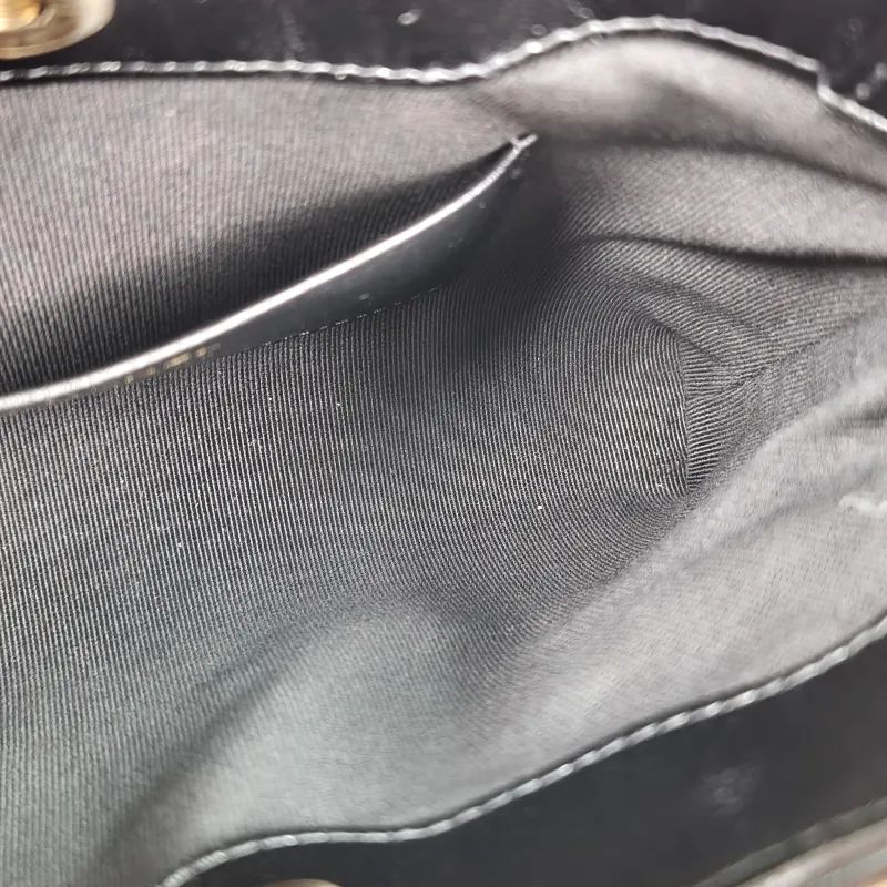 Chanel Crossbody Bag31Bag Beige · Black Waxed Leathernano19 × 5 × 12 cm — detail view 3 of 14