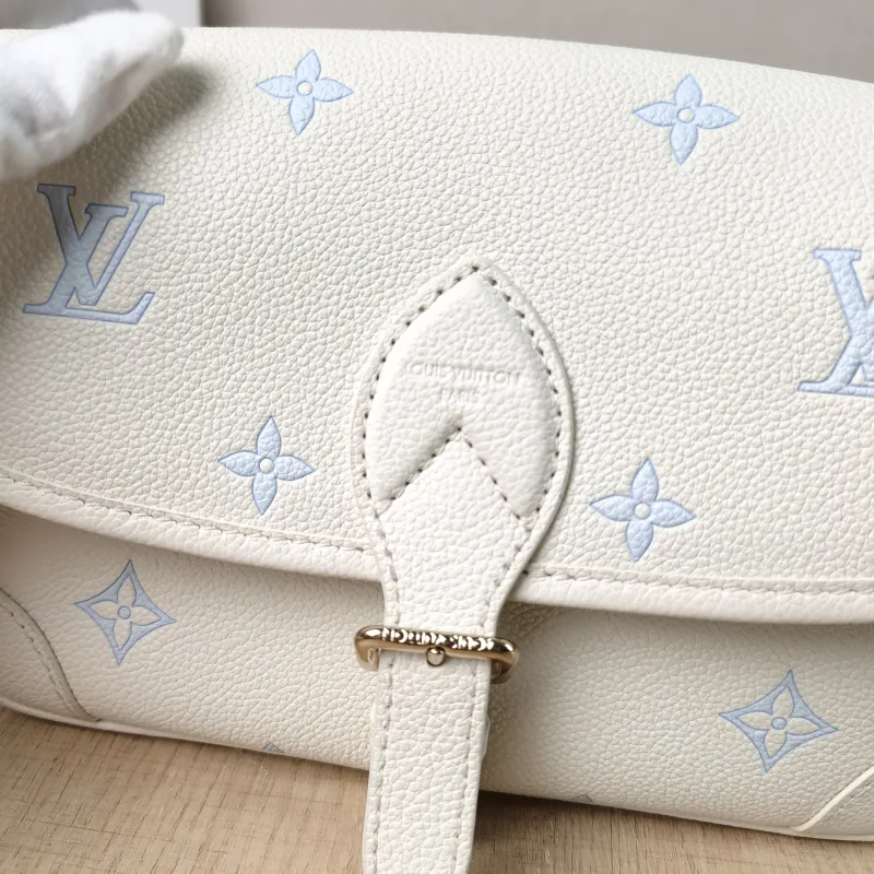 Louis Vuitton Crossbody Bag Diane Baguette Bag White · Blue Empreinte Embossed Calfskin Monogram Small24 × 9 × 15 cm — detail view 2 of 15