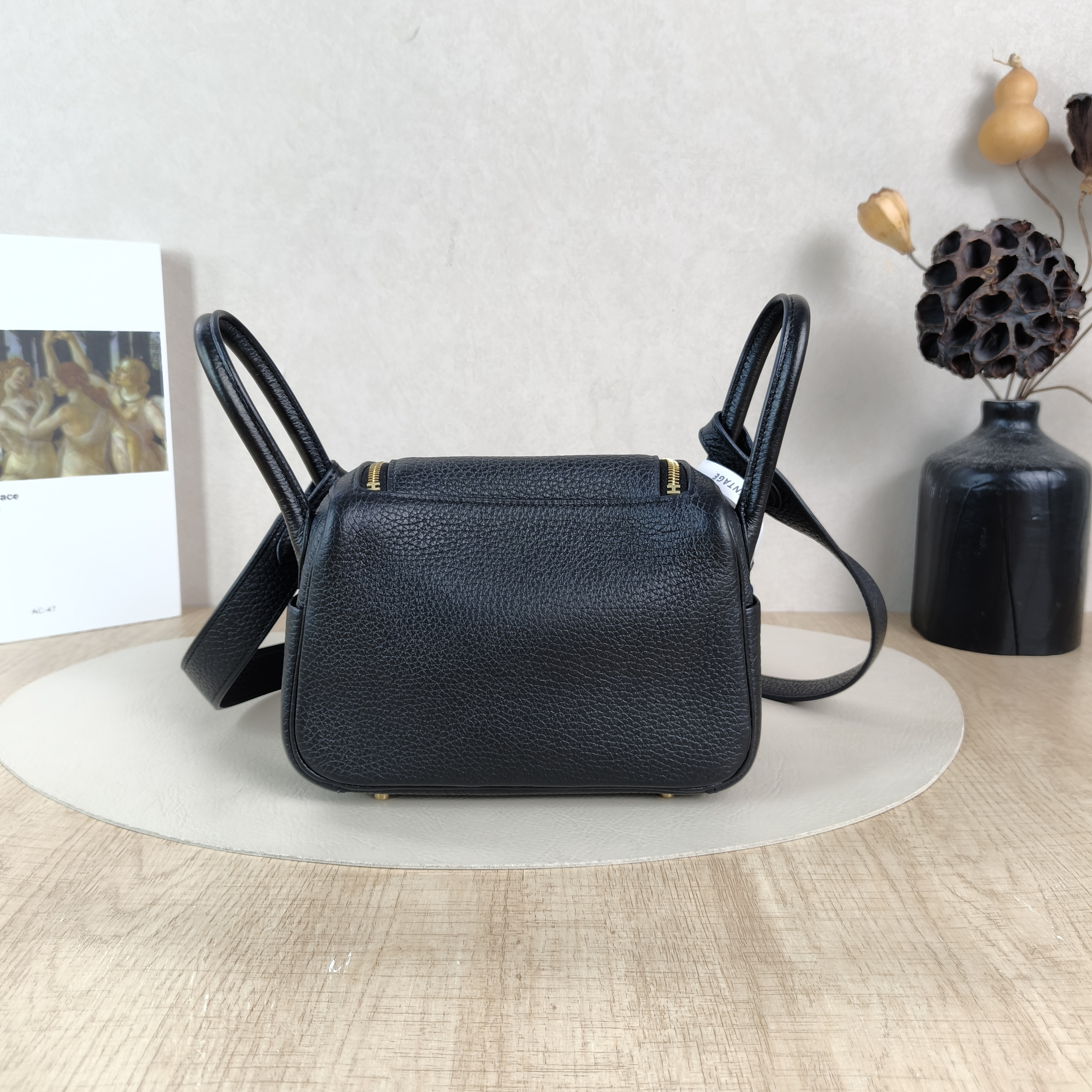 Hermès Shoulder Bag Lindy Mini 19Black TC Calfskinmini19 × 9 × 13 cm — cover view 3 of 5