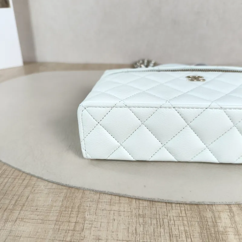 Chanel Crossbody Bag lp Box Bag Top Handle Crossbody Bag Grained Calfskin One Size 19.5 × 5 × 17 cm Conditioned — detail view 5 of 13