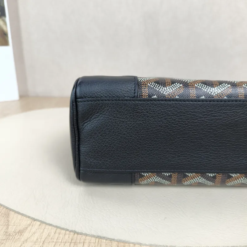 GOYARD Crossbody Bag Saïgon Black Canvas inemini20 × 7.5 × 15 cm — detail view 2 of 15