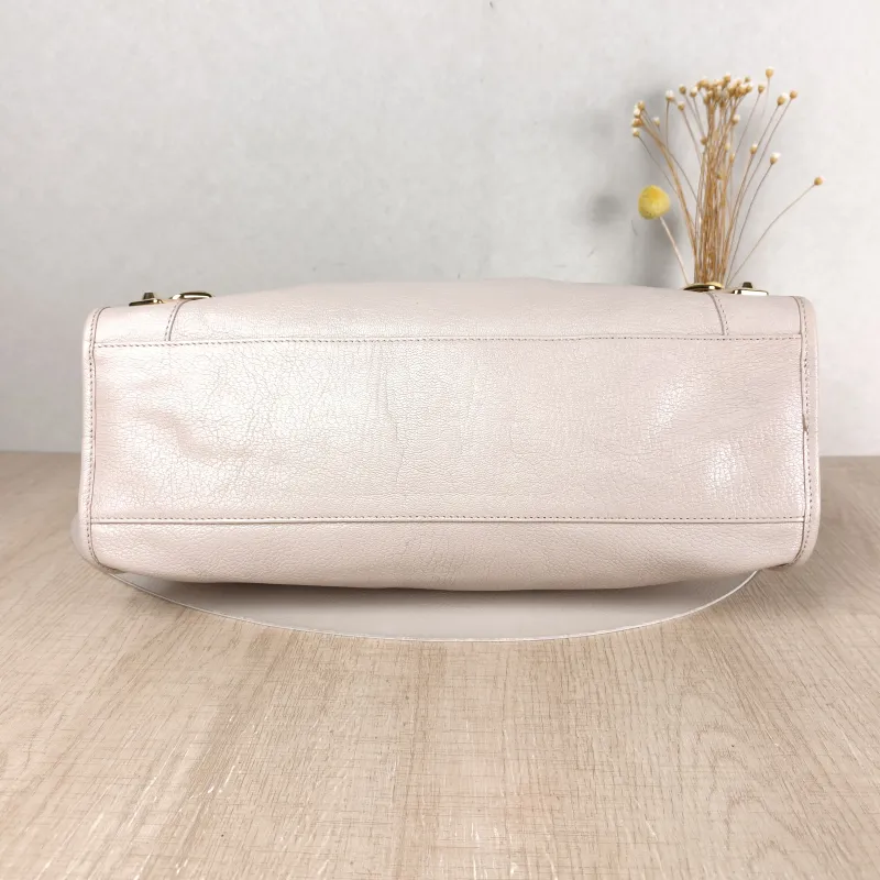 BALENCIAGA Shoulder Bag Classic City Grey Calfskin Medium 37 × 15 × 23.5 cm — cover view 3 of 5