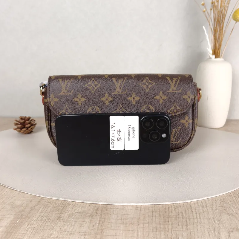 Louis Vuitton Crossbody Bag IVY Monogram PVC Small 23.5 × 4.3 × 12 cm — cover view 3 of 6