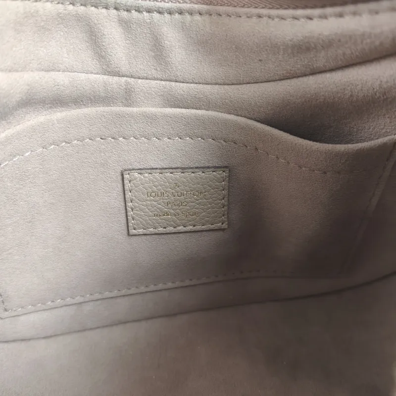 Louis Vuitton Shoulder Bag Bagatelle Monogram Empreinte Embossed Calfskin Small 24 × 7 × 18 cm — detail view 7 of 9