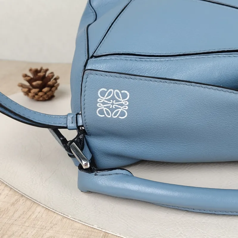 LOEWE Crossbody Bag Puzzle Blue CC alfskin Small24 × 10.5 × 16.5 cm — detail view 9 of 12