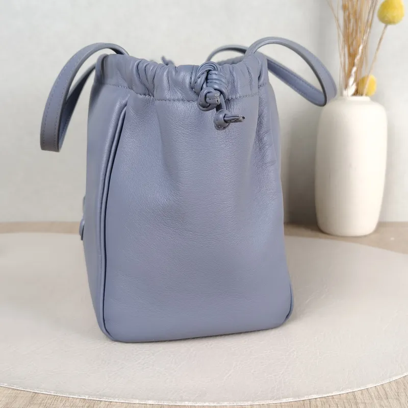 CELINE Top Handle Bag CABAS TRIOMPHE Calfskin Small 22 × 15 × 17 cm — detail view 7 of 10