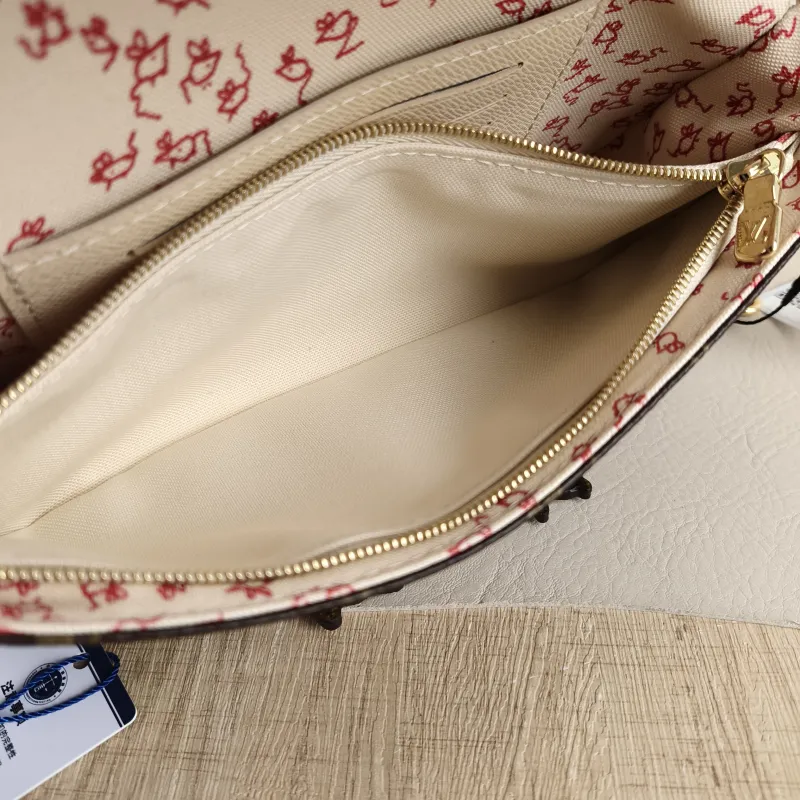 Louis Vuitton Crossbody Bag IVY Monogram PVC Small 23.5 × 4.3 × 12 cm — detail view 9 of 11