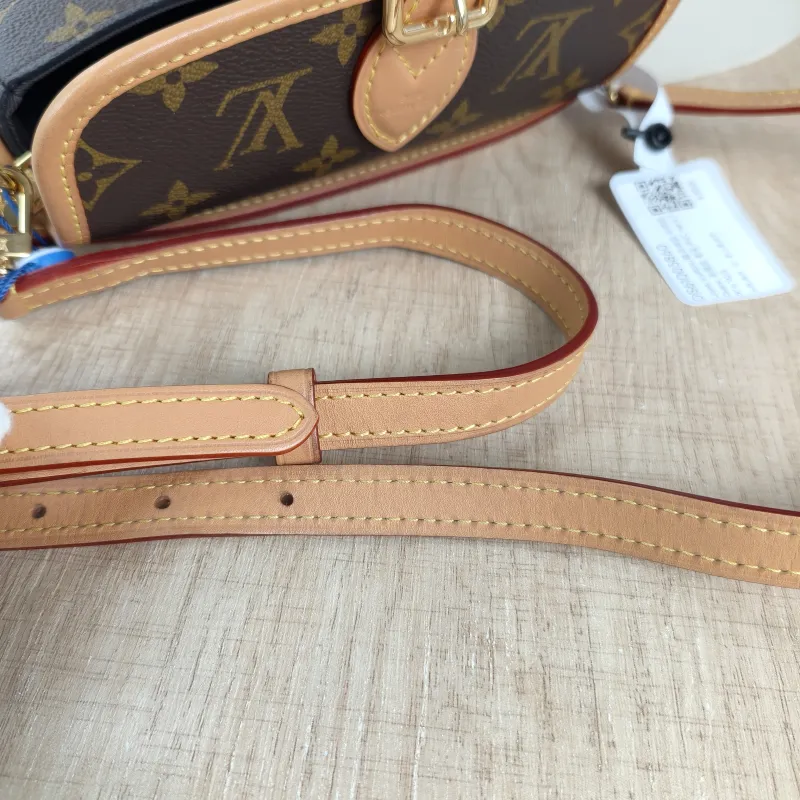 Louis Vuitton Crossbody Bag Diane Baguette Bag Monogram PVC nano 19 × 6 × 10.5 cm — detail view 12 of 13