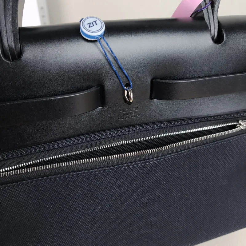 Hermès Shoulder Bag Herbag 31 Black Canvas Medium 31 × 10 × 25 cm z — detail view 6 of 12