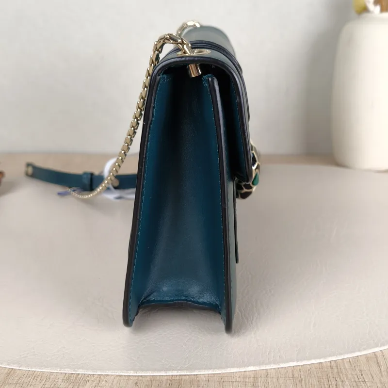 Bvlgari Shoulder Bag Serpenti Forever East-West Collection Crossbody Bag Green Calfskin Small 22 × 5.5 × 13 cm — detail view 2 of 14