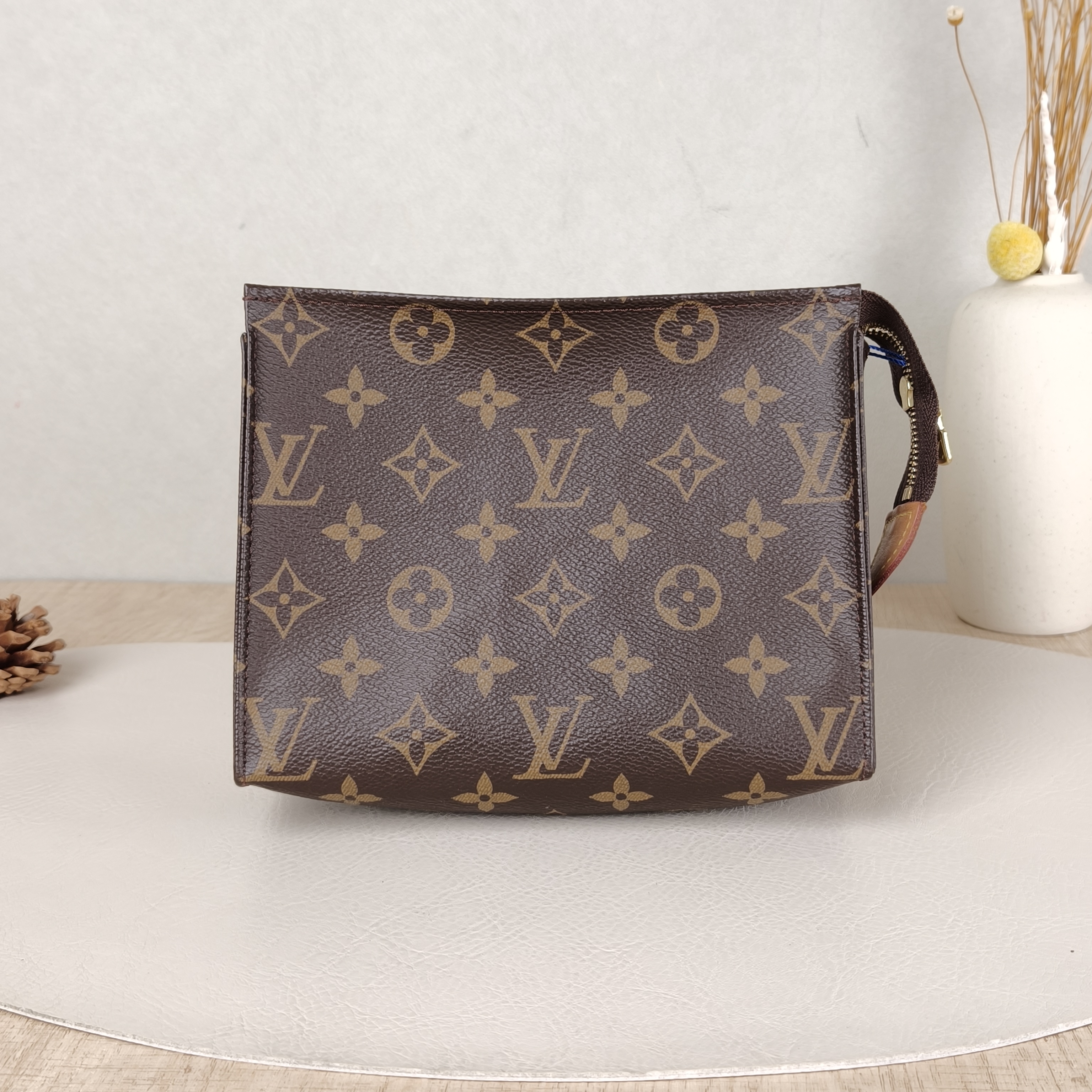 Louis Vuitton Clutch19 Monogram PVC Medium19 × 6 × 15 cm