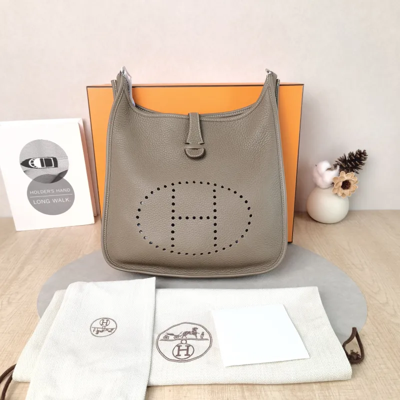 Hermès Crossbody Bag Evelyne 29 29 Taurillon Clemence TC Calfskin Small 29 × 8 × 30 cm W — cover view 6 of 6