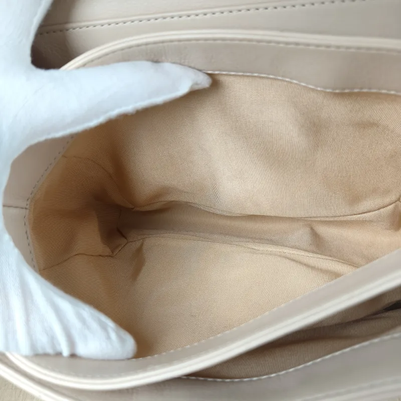 Chanel Crossbody Bag Crossbody Bag Beige Calfskin One Size24 × 10 × 16 cm — detail view 5 of 13