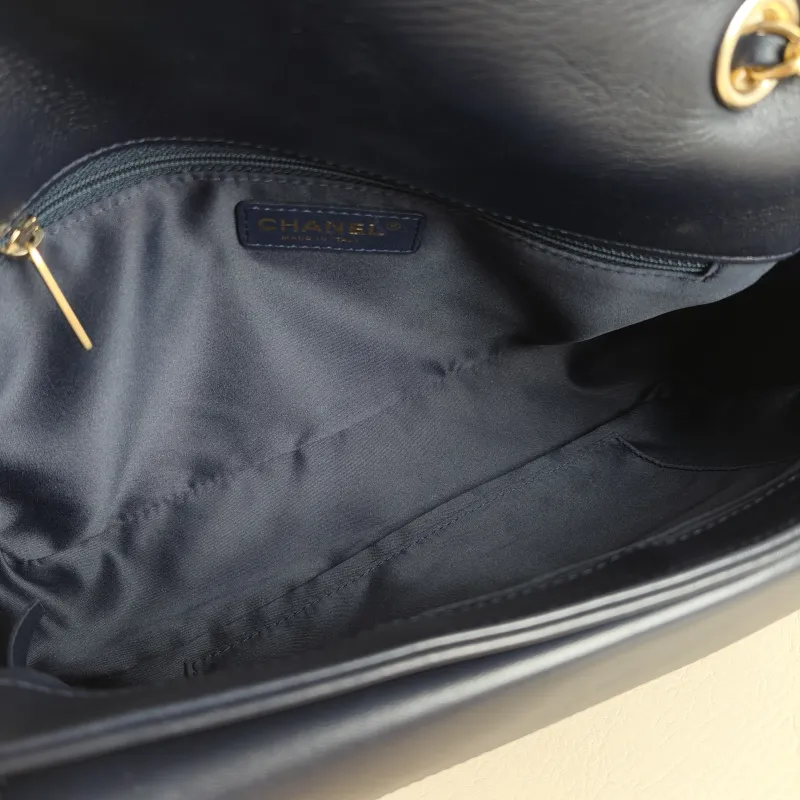 Chanel Crossbody Bag cf Crossbody Bag Navy Lambskin One Size 28 × 6 × 19 cm 18 — detail view 2 of 14