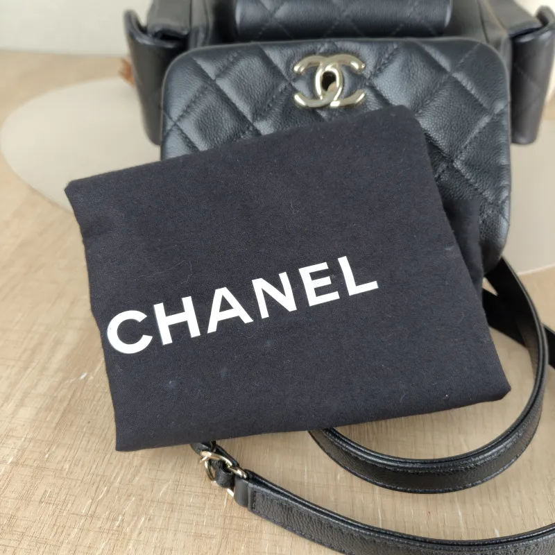 Chanel Backpackduma Black Grained Calfskin Large21 × 13 × 23 cm — detail view 4 of 14