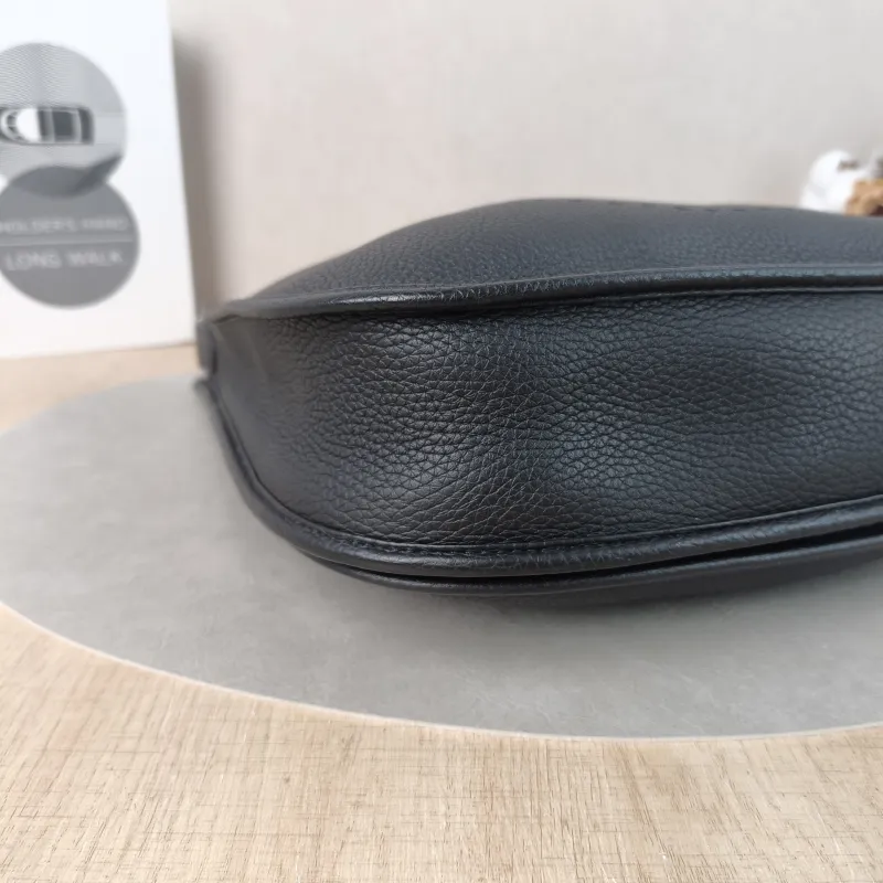 Hermès Crossbody Bag Evelyne 29 29Black Silver-Tone Hardware Clemence Taurillon TC Calfskin Small29 × 8 × 30 cm — detail view 11 of 12