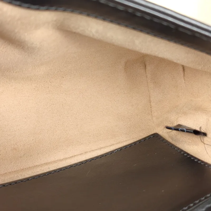 GUCCI Crossbody Bag GG Marmont Small Marmont 22 Black CC alfskin Small 22 × 6 × 13 cm — detail view 4 of 13