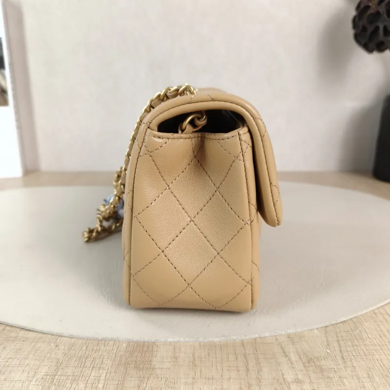 Chanel Crossbody Bag Taupe Lambskin Mini 17 × 8 × 13.5 cm — detail view 4 of 13