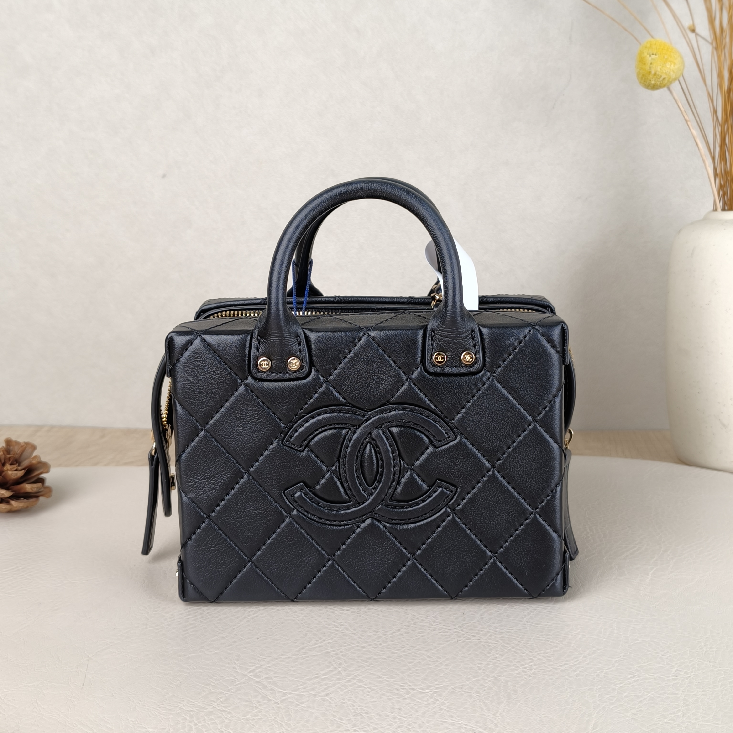 Chanel Crossbody Bag Camera Bag Black Calfskin One Size15 × 9 × 11 cm