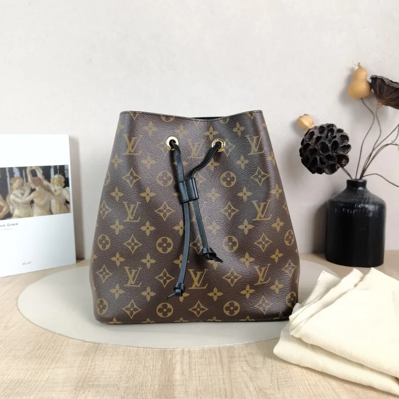 Louis Vuitton Shoulder Bag NÉONOÉ Bucket Bag Black PVC Medium 26 × 17.5 × 26 cm — cover view 3 of 6